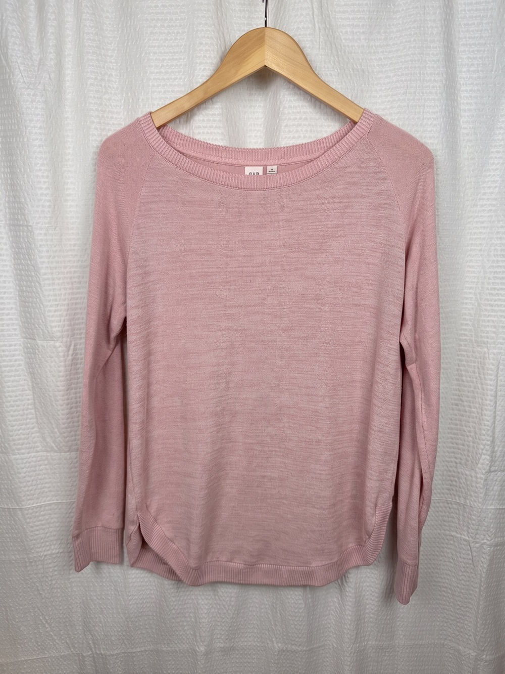 GAP Soft Pullover Sweater Knit Top Rose Pink Curved Hem Size Small